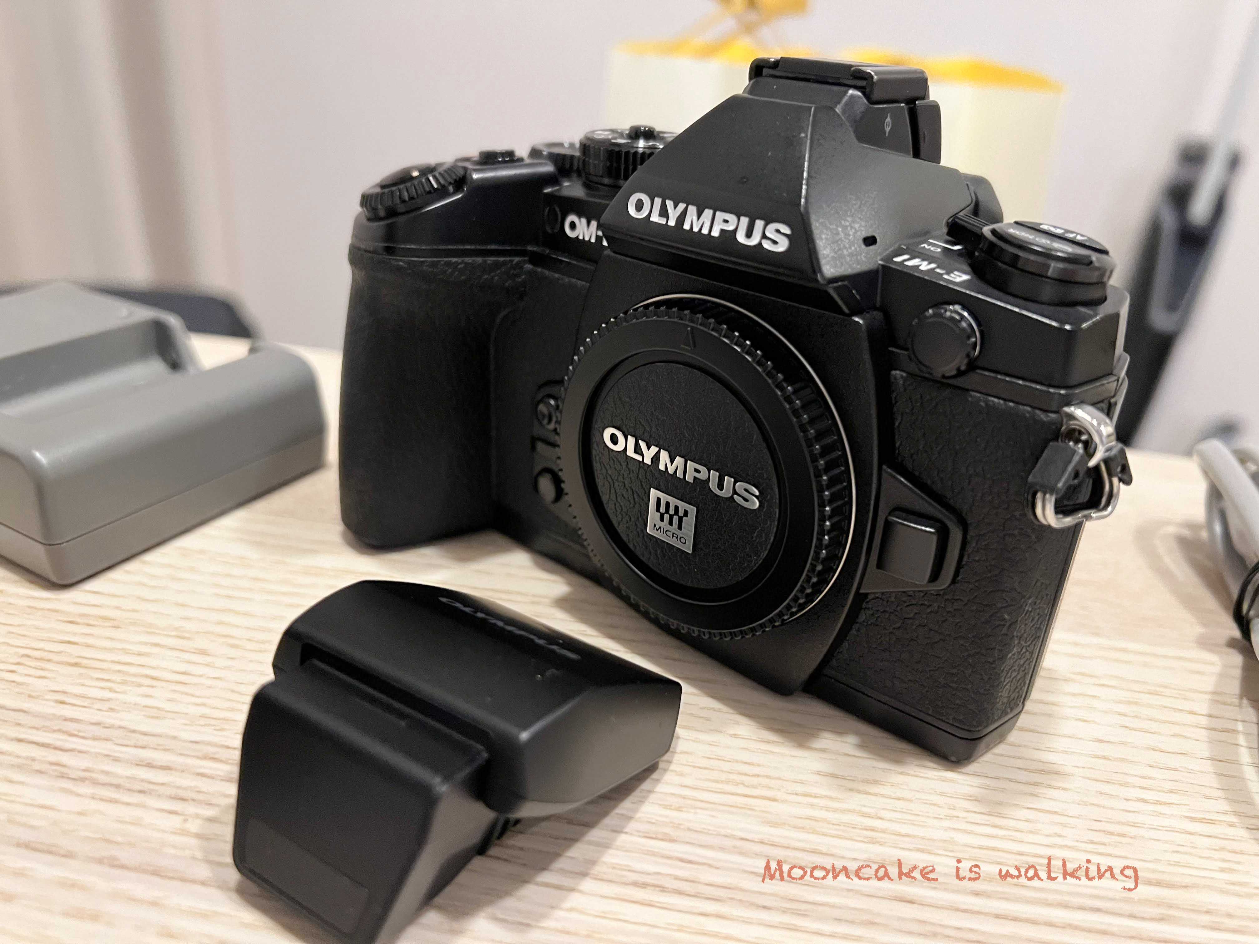 【開箱】Ebay購入日本二手相機Olympus E-M1 連鏡頭Olympus 12-40 2.8．郵寄至澳門．開箱分享