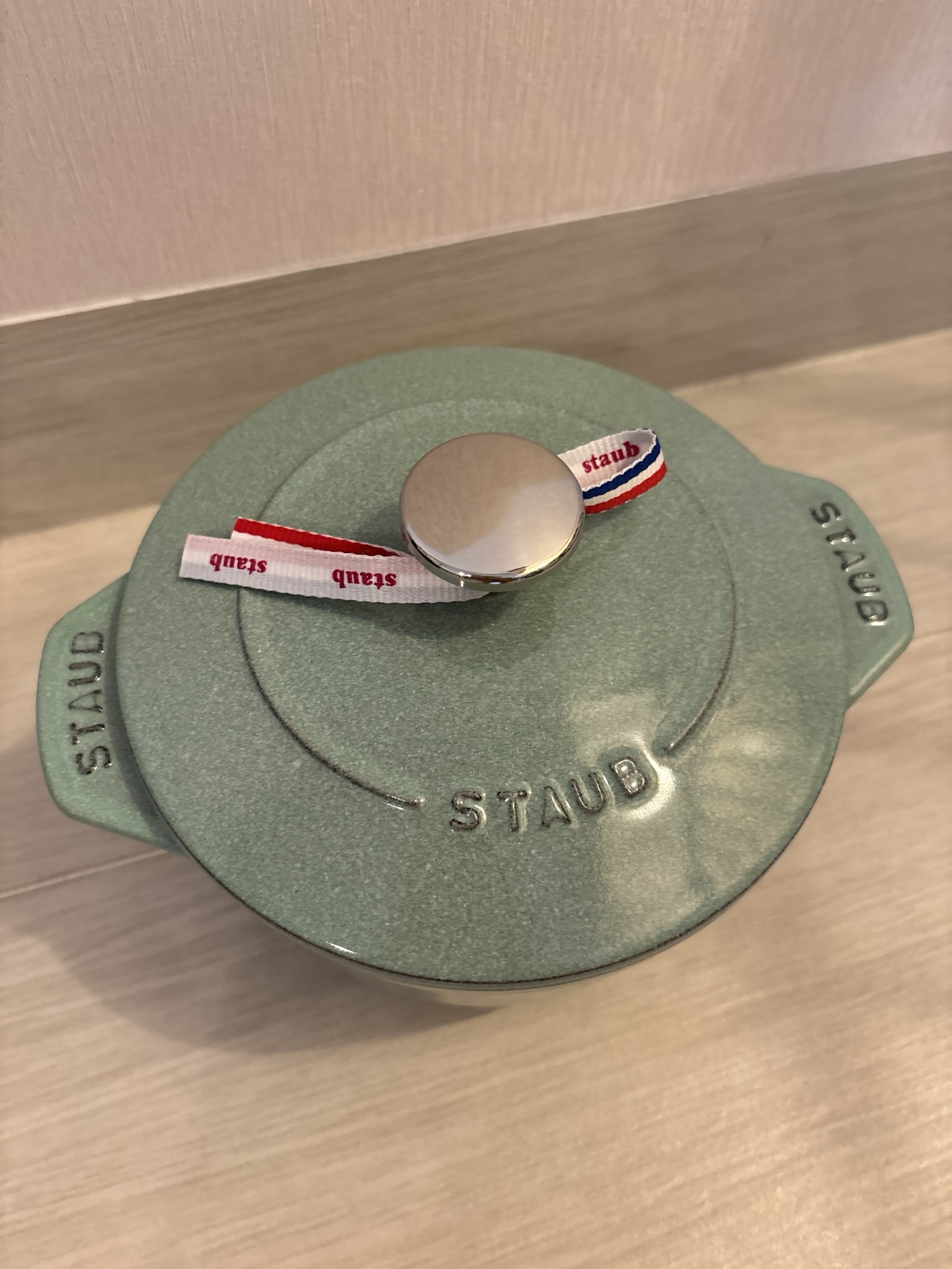 staub 16cm飯釜鍋 鼠尾草色｜淘寶 staub官方旗艦店開箱